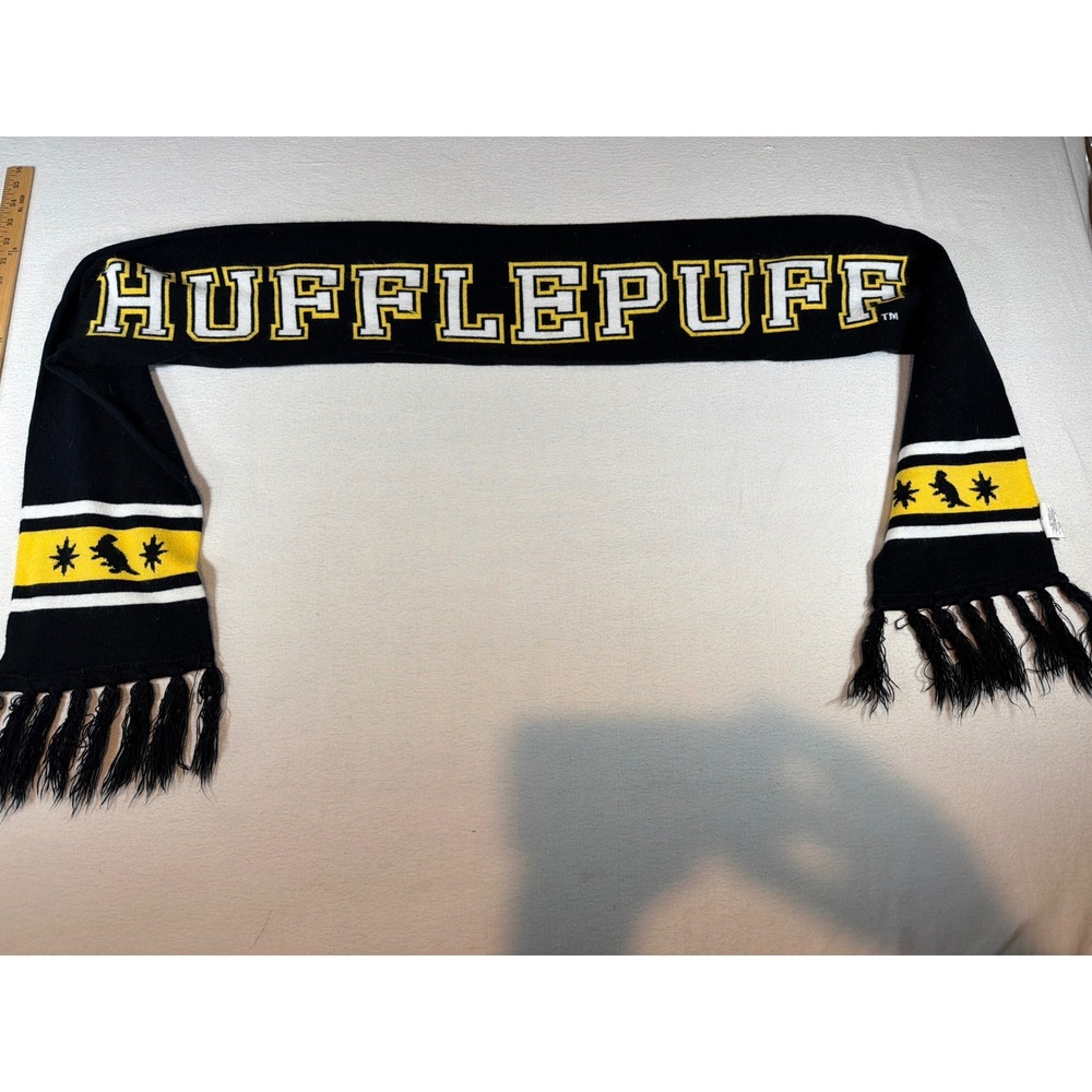 Harry Potter Hufflepuff Knit Scarf Black Yellow Badger Crest Wizarding World